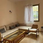 דירת סטודיו מרווחת דקה מחוף הים